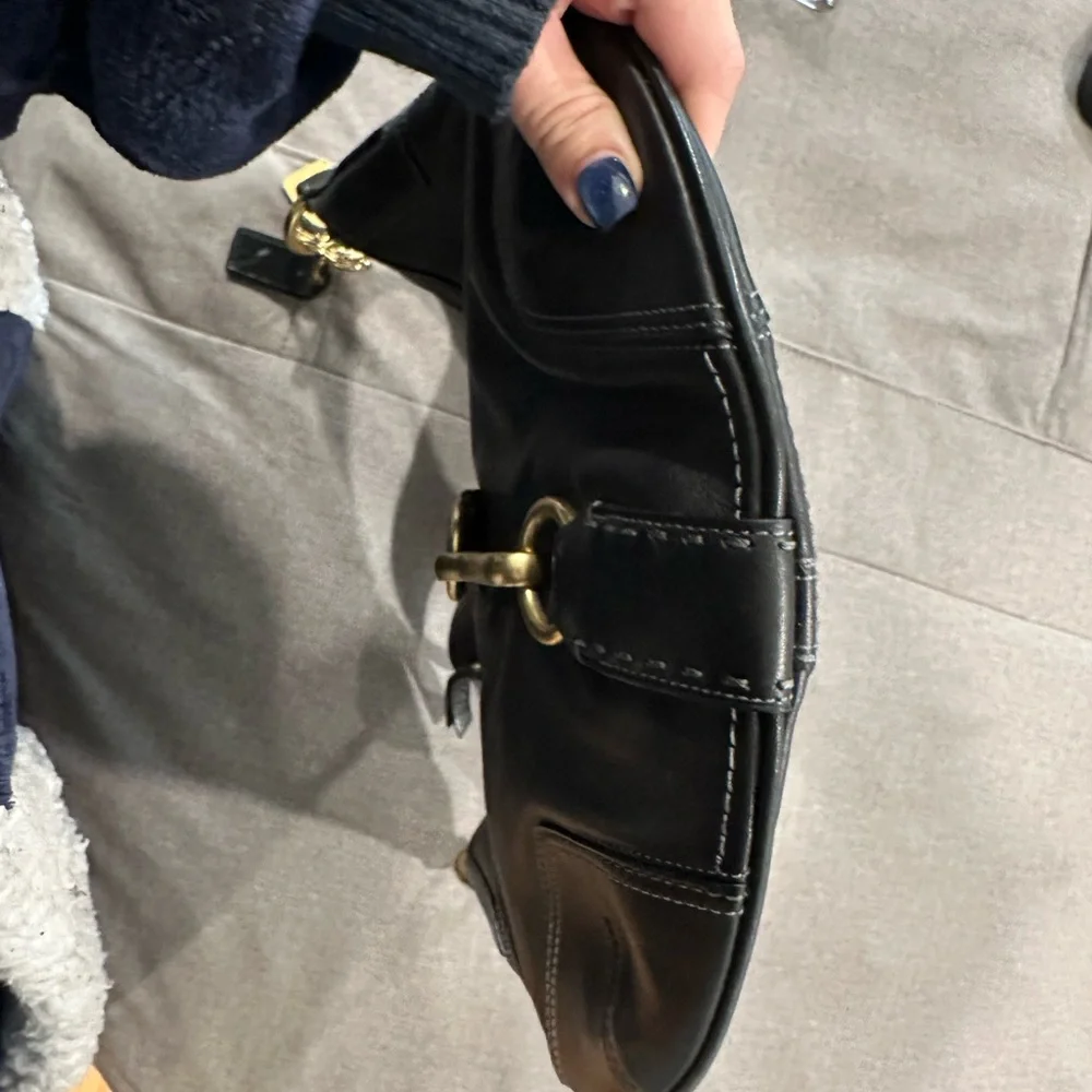 Authentic coach❗️ leather purse 👜 with brass hardware and coach keychain - Picture 5 of 7